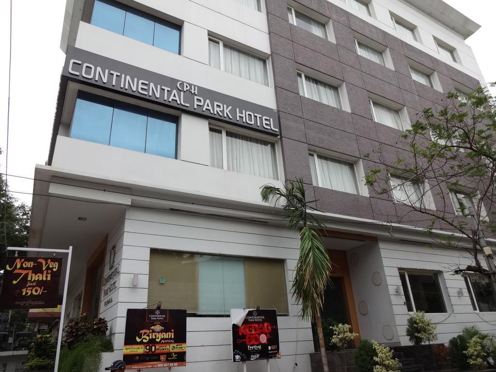 Continental Park Hotel Vijayawāda Buitenkant foto
