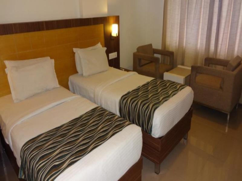 Continental Park Hotel Vijayawāda Buitenkant foto