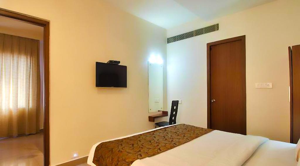 Continental Park Hotel Vijayawāda Buitenkant foto