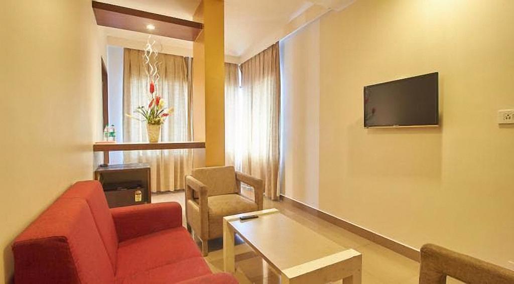 Continental Park Hotel Vijayawāda Buitenkant foto