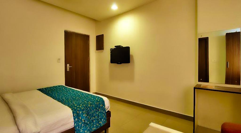 Continental Park Hotel Vijayawāda Buitenkant foto
